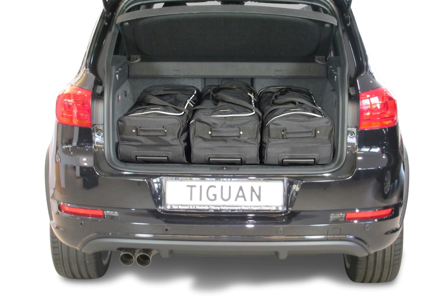 Открыть тигуан. Тигуан 5n. Багажник Volkswagen Tiguan 2008 года. Volkswagen Tiguan 2011 5n багажник. Аксессуары Tiguan 5n.